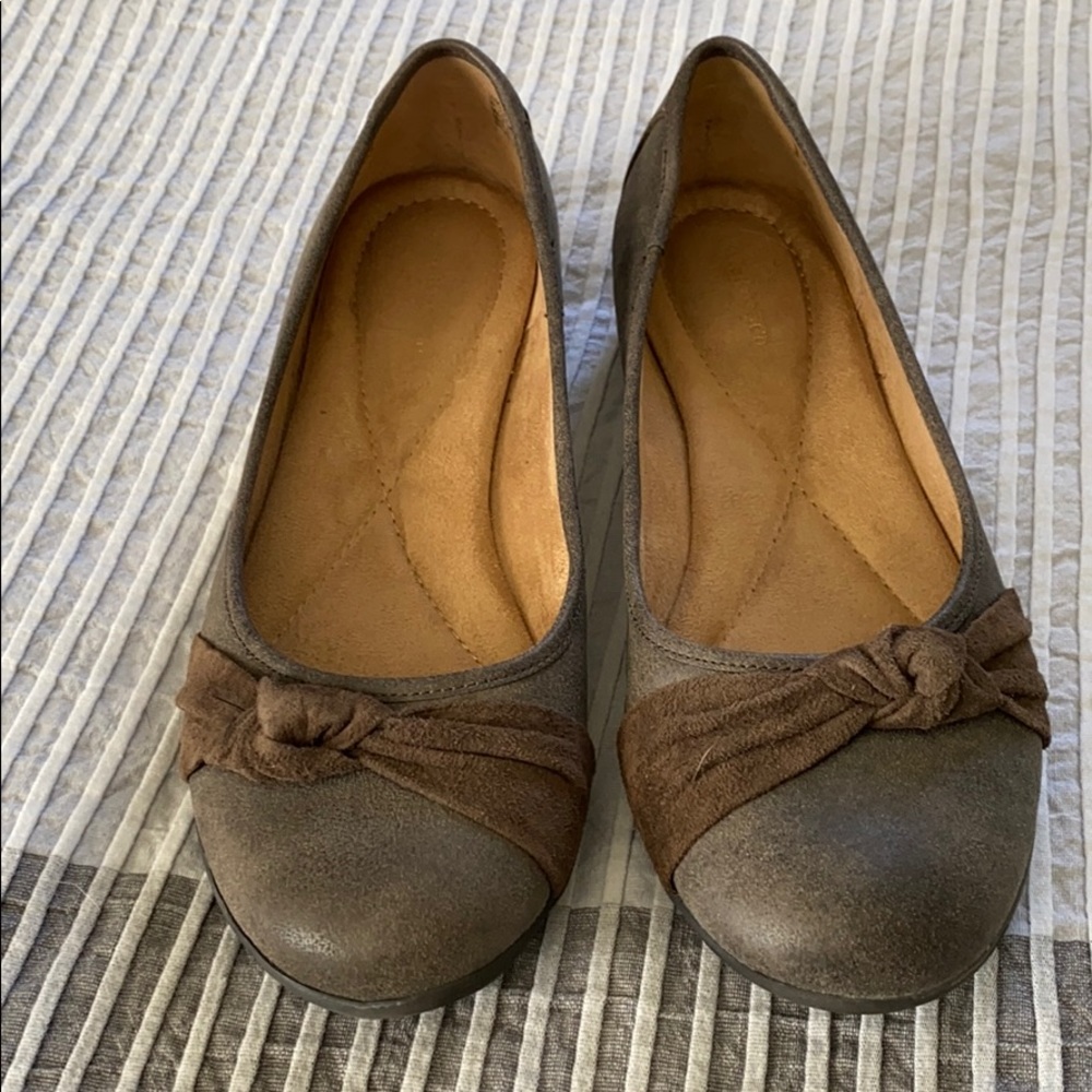 Bass & Co Flats
